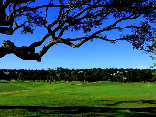 Twisted Oaks Country Club