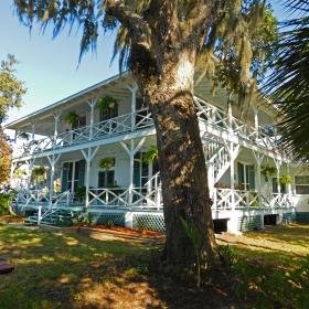 waterfront at old homosassa